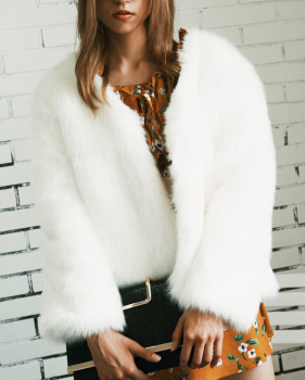  Trendy V Neck Long Sleeves Fur Design White Short Coat